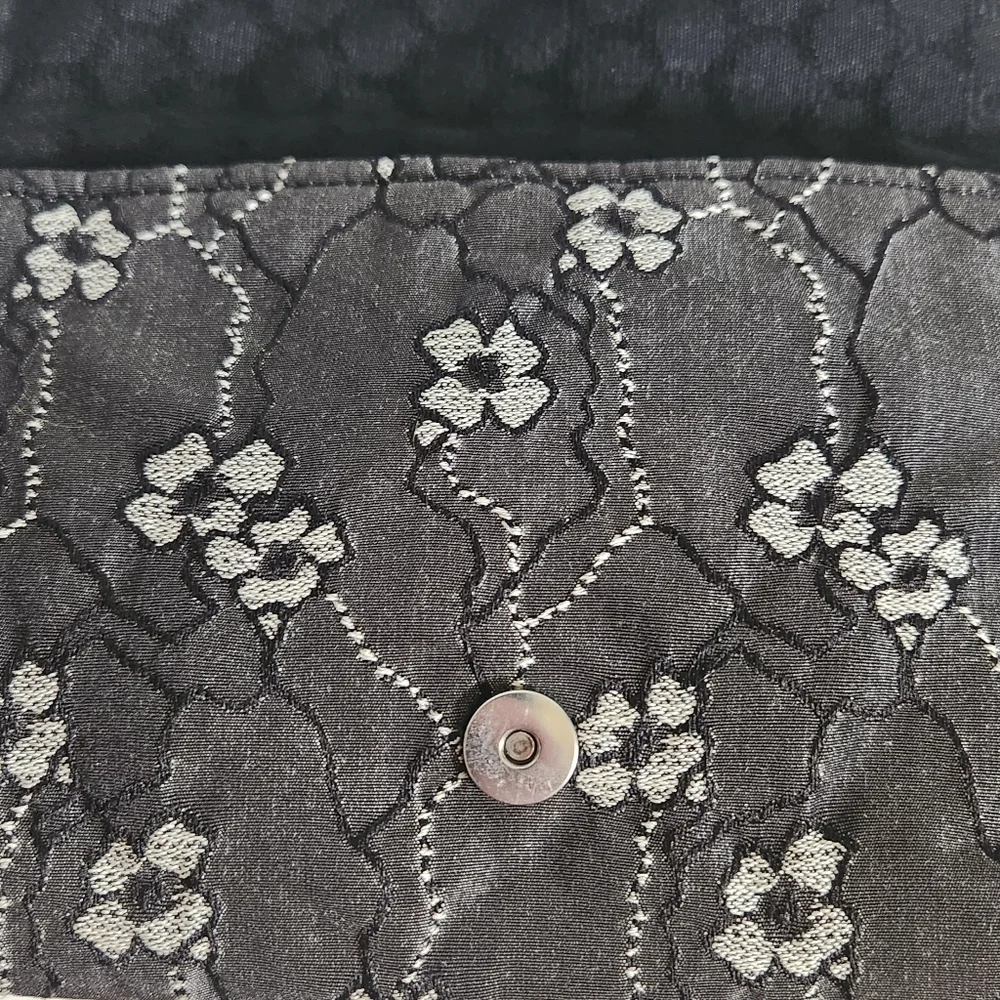 Lisa Lill Studio Gray Black White Floral Flower Wristlet Clutch Handbag